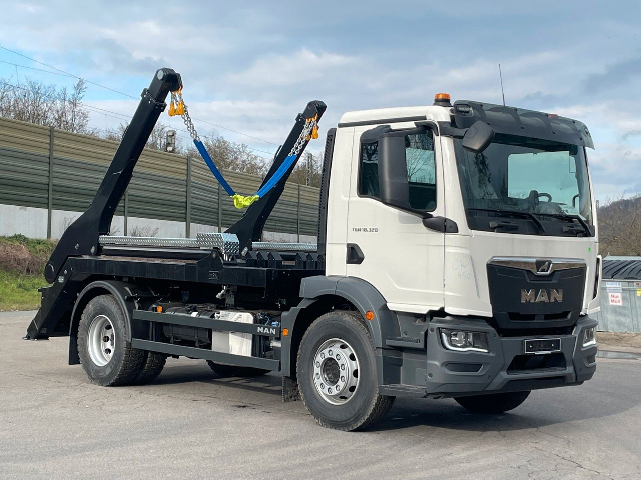 Kiper, Kamion s kranom MAN TGM 18.320 4x2 Euro 6e Hyva Absetzkipper: slika Kiper, Kamion s kranom MAN TGM 18.320 4x2 Euro 6e Hyva Absetzkipper