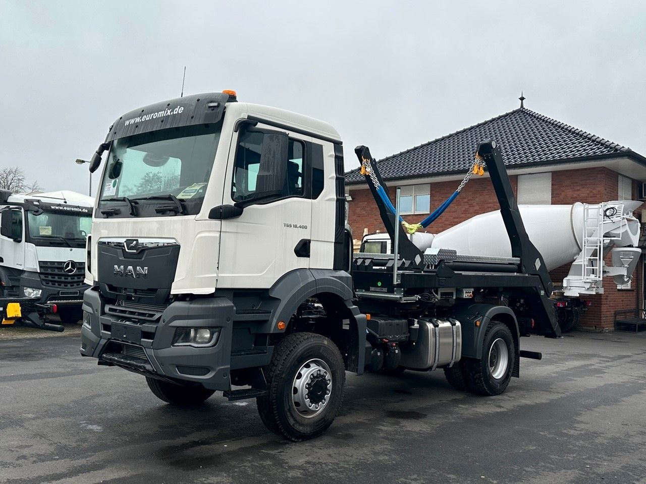MAN TGS 18.400 4x4 Euro 6e Hyva Absetzkipper - Kiper, Kamion s kranom: slika MAN TGS 18.400 4x4 Euro 6e Hyva Absetzkipper - Kiper, Kamion s kranom MAN TGS 18.400 4x4 Euro 6e Hyva Absetzkipper - Kiper, Kamion s kranom: slika MAN TGS 18.400 4x4 Euro 6e Hyva Absetzkipper - Kiper, Kamion s kranom