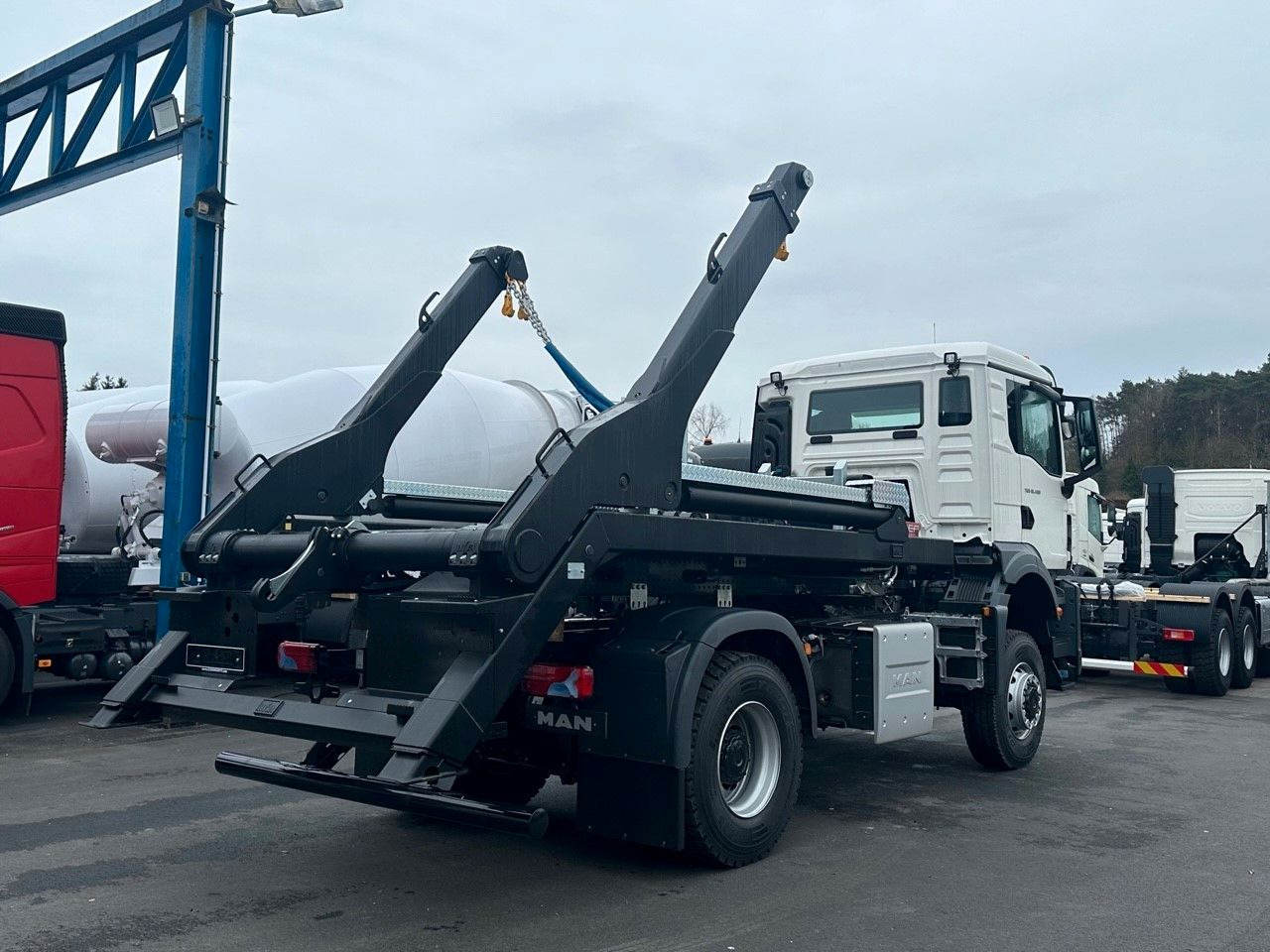 MAN TGS 18.400 4x4 Euro 6e Hyva Absetzkipper - Kiper, Kamion s kranom: slika MAN TGS 18.400 4x4 Euro 6e Hyva Absetzkipper - Kiper, Kamion s kranom MAN TGS 18.400 4x4 Euro 6e Hyva Absetzkipper - Kiper, Kamion s kranom: slika MAN TGS 18.400 4x4 Euro 6e Hyva Absetzkipper - Kiper, Kamion s kranom