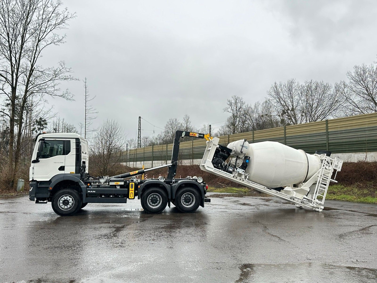 MAN TGS 33.440 6x4 Euro6e Abroller + Fahrmischer - Kamion s kukastom dizalicom, Kamion s kranom: slika MAN TGS 33.440 6x4 Euro6e Abroller + Fahrmischer - Kamion s kukastom dizalicom, Kamion s kranom MAN TGS 33.440 6x4 Euro6e Abroller + Fahrmischer - Kamion s kukastom dizalicom, Kamion s kranom: slika MAN TGS 33.440 6x4 Euro6e Abroller + Fahrmischer - Kamion s kukastom dizalicom, Kamion s kranom