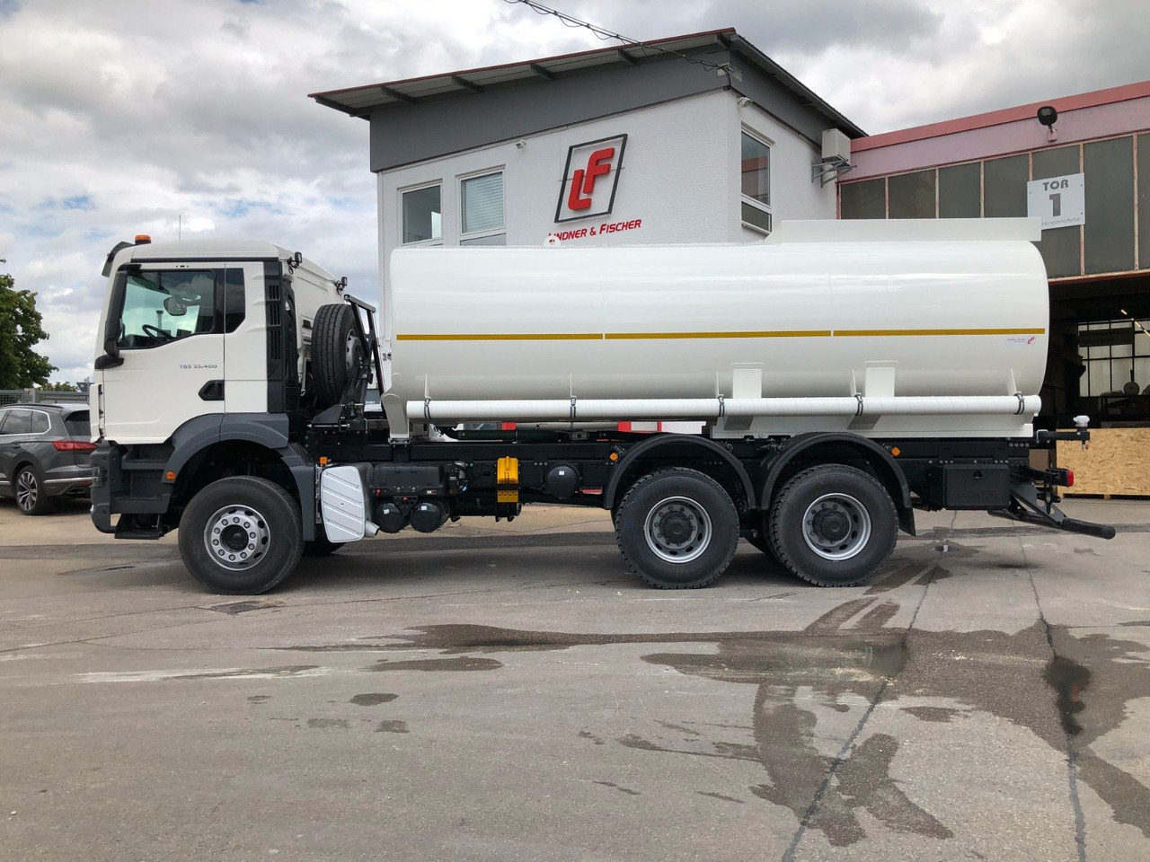 MAN TGS 33.440 6x4 Wasser Tank 20.000 - Kamion cisterna, Kamion s kranom: slika MAN TGS 33.440 6x4 Wasser Tank 20.000 - Kamion cisterna, Kamion s kranom MAN TGS 33.440 6x4 Wasser Tank 20.000 - Kamion cisterna, Kamion s kranom: slika MAN TGS 33.440 6x4 Wasser Tank 20.000 - Kamion cisterna, Kamion s kranom