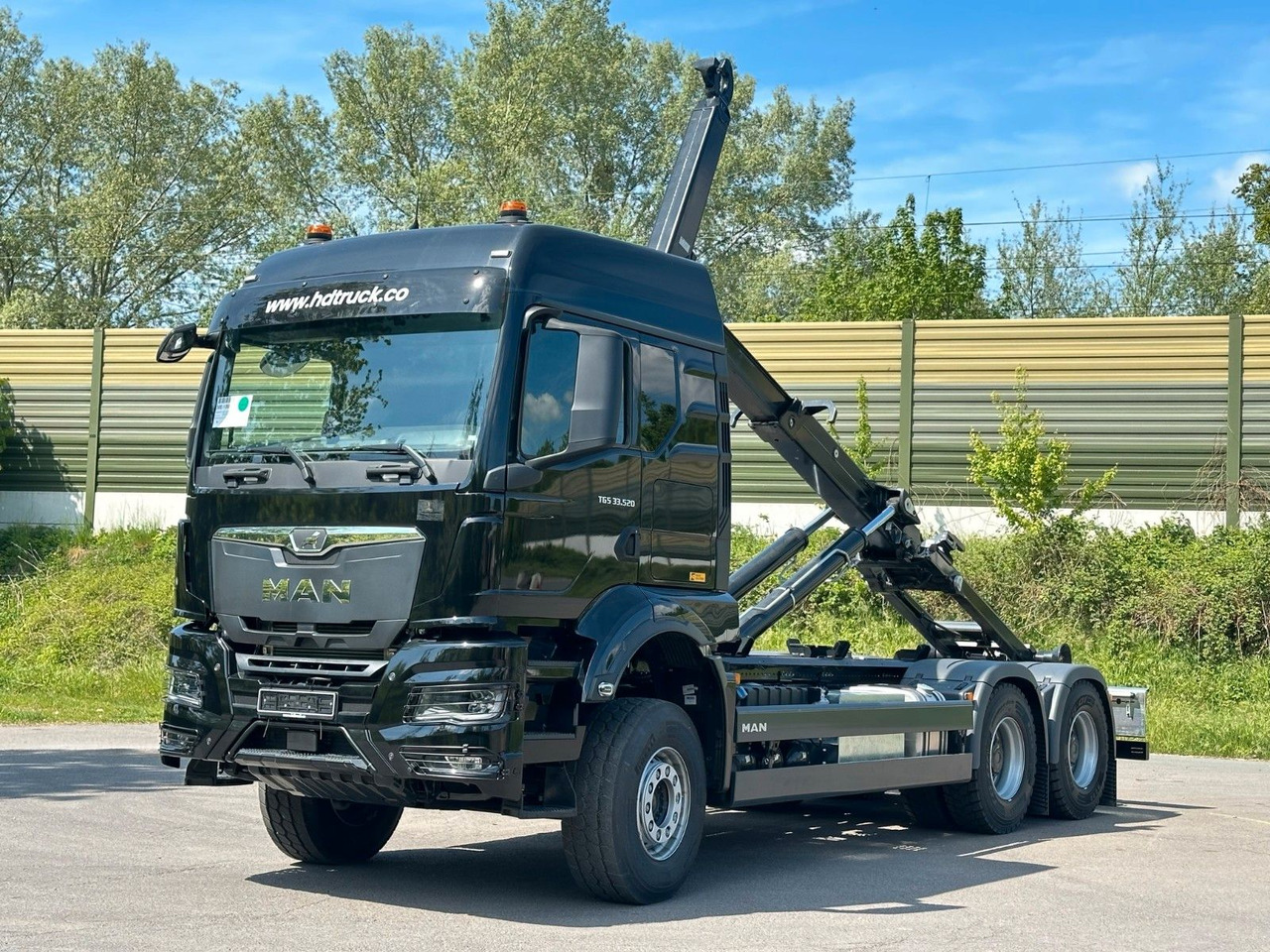 MAN TGS 33.520 6X4 Euro6e Abrollkipper MULTILIFT - Kamion s kukastom dizalicom, Kamion s kranom: slika MAN TGS 33.520 6X4 Euro6e Abrollkipper MULTILIFT - Kamion s kukastom dizalicom, Kamion s kranom MAN TGS 33.520 6X4 Euro6e Abrollkipper MULTILIFT - Kamion s kukastom dizalicom, Kamion s kranom: slika MAN TGS 33.520 6X4 Euro6e Abrollkipper MULTILIFT - Kamion s kukastom dizalicom, Kamion s kranom