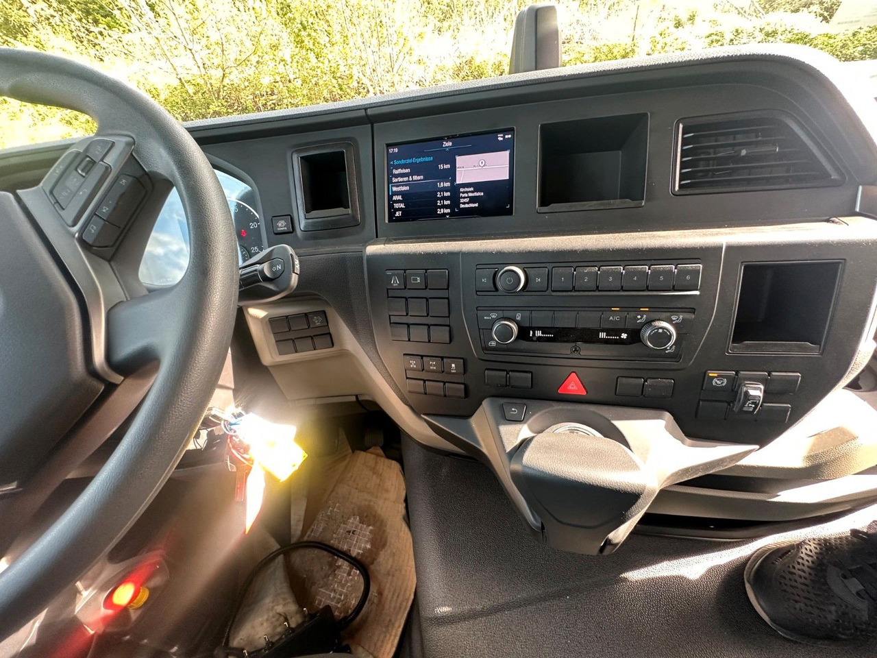 Kamion s kukastom dizalicom, Kamion s kranom MAN TGS 35.520 8x4  Abrollkipper + Kran HIAB 228-6: slika Kamion s kukastom dizalicom, Kamion s kranom MAN TGS 35.520 8x4  Abrollkipper + Kran HIAB 228-6