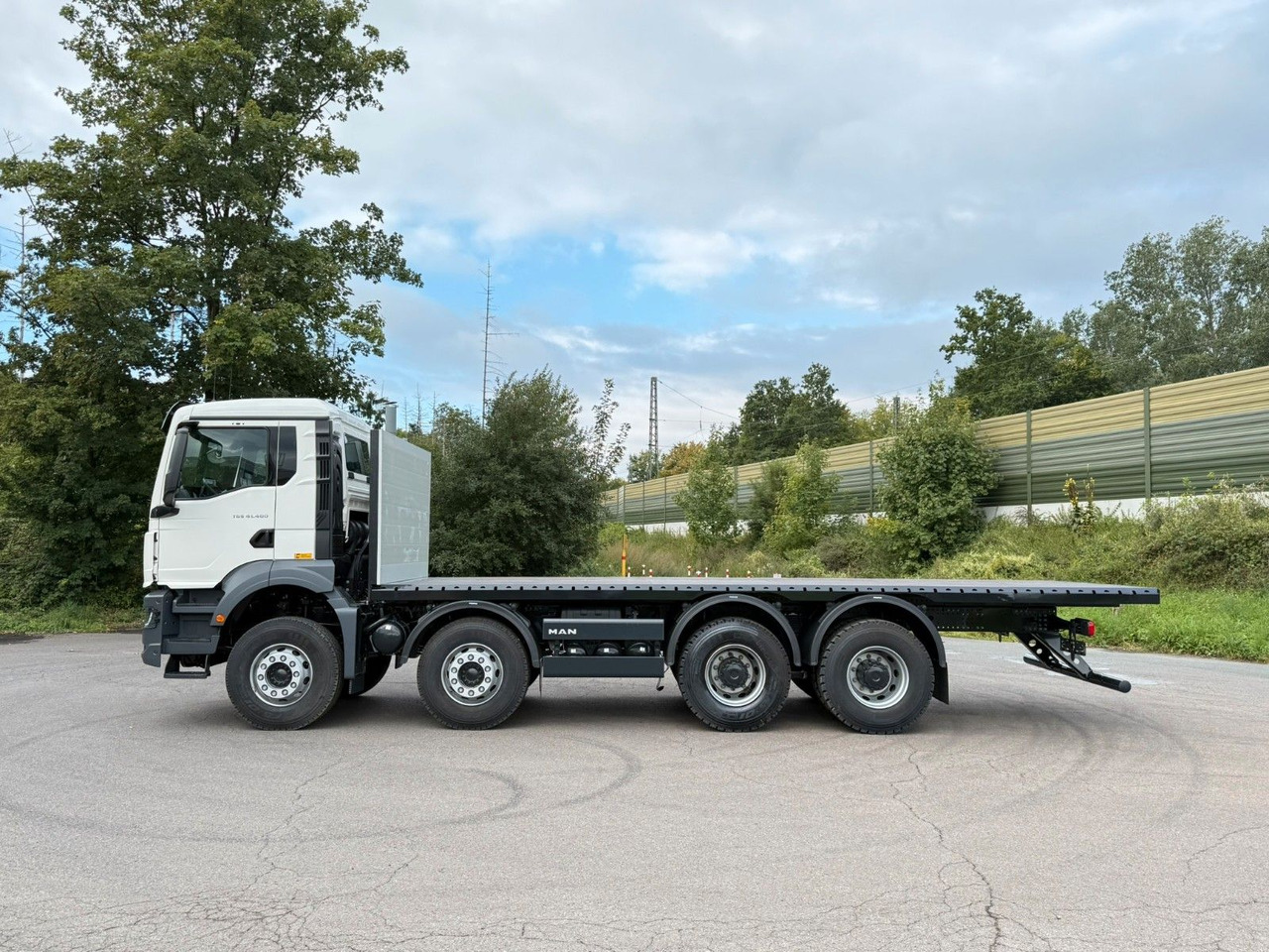 MAN TGS 41.400 BB 8X4 - Kamion s otvorenim sandukom: slika MAN TGS 41.400 BB 8X4 - Kamion s otvorenim sandukom MAN TGS 41.400 BB 8X4 - Kamion s otvorenim sandukom: slika MAN TGS 41.400 BB 8X4 - Kamion s otvorenim sandukom