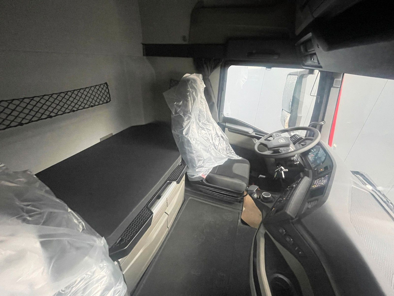 Kamion-šasija MAN TGX 33.510 6X4 BL: slika Kamion-šasija MAN TGX 33.510 6X4 BL