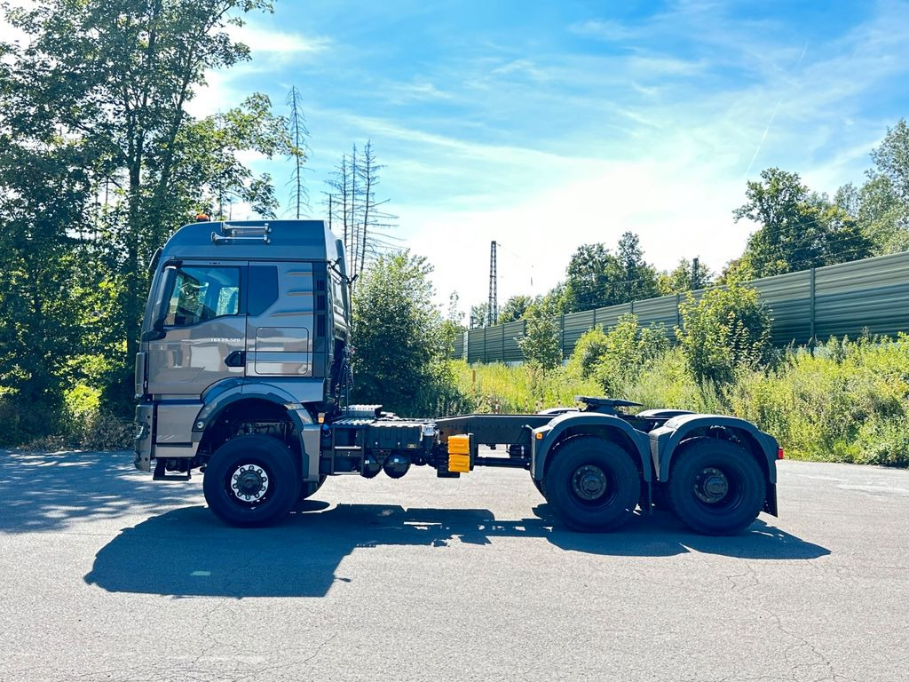 MAN TGS 26.520 6x6 - Tegljač: slika MAN TGS 26.520 6x6 - Tegljač MAN TGS 26.520 6x6 - Tegljač: slika MAN TGS 26.520 6x6 - Tegljač