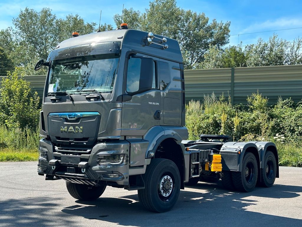 MAN TGS 26.520 6x6 - Tegljač: slika MAN TGS 26.520 6x6 - Tegljač MAN TGS 26.520 6x6 - Tegljač: slika MAN TGS 26.520 6x6 - Tegljač