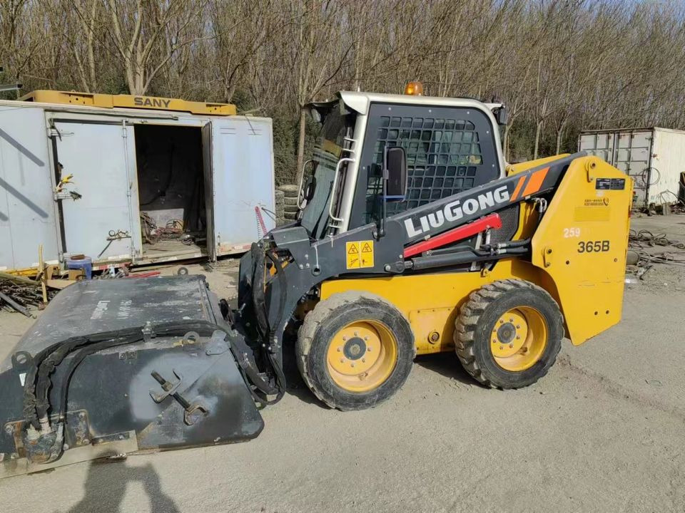 2021 LG365B Used Small 4WD Skid Steer Loader with Core Components-Motor Bearing Gearbox Pump Hot Sale - Mini utovarivač: slika 2021 LG365B Used Small 4WD Skid Steer Loader with Core Components-Motor Bearing Gearbox Pump Hot Sale - Mini utovarivač 2021 LG365B Used Small 4WD Skid Steer Loader with Core Components-Motor Bearing Gearbox Pump Hot Sale - Mini utovarivač: slika 2021 LG365B Used Small 4WD Skid Steer Loader with Core Components-Motor Bearing Gearbox Pump Hot Sale - Mini utovarivač