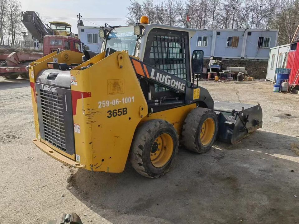 2021 LG365B Used Small 4WD Skid Steer Loader with Core Components-Motor Bearing Gearbox Pump Hot Sale - Mini utovarivač: slika 2021 LG365B Used Small 4WD Skid Steer Loader with Core Components-Motor Bearing Gearbox Pump Hot Sale - Mini utovarivač 2021 LG365B Used Small 4WD Skid Steer Loader with Core Components-Motor Bearing Gearbox Pump Hot Sale - Mini utovarivač: slika 2021 LG365B Used Small 4WD Skid Steer Loader with Core Components-Motor Bearing Gearbox Pump Hot Sale - Mini utovarivač