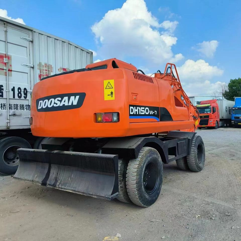Doosan DH 150 LC-7 - Bager na kotačima: slika Doosan DH 150 LC-7 - Bager na kotačima Doosan DH 150 LC-7 - Bager na kotačima: slika Doosan DH 150 LC-7 - Bager na kotačima