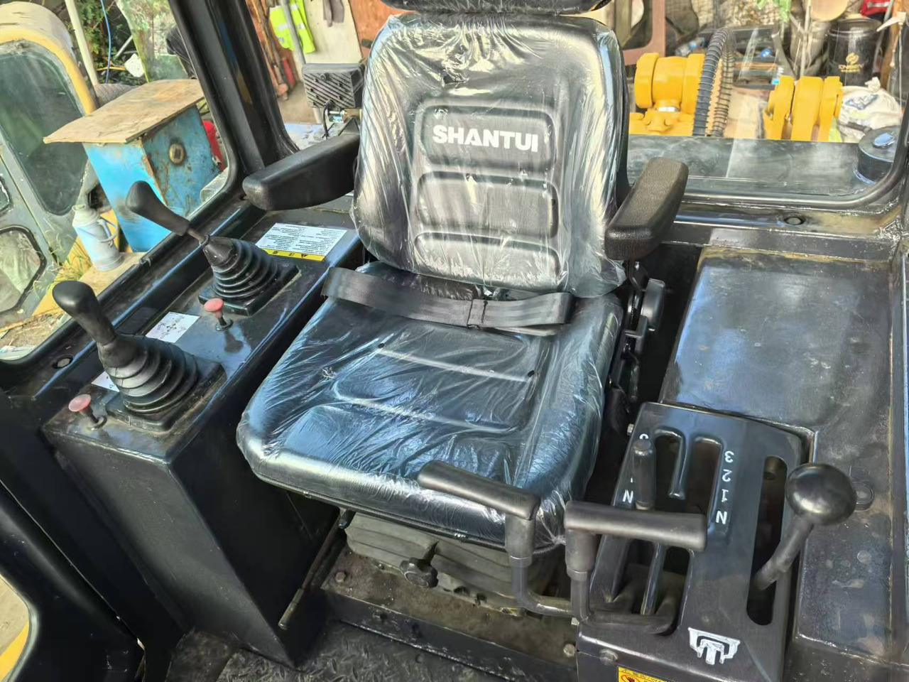 SHANTUI SD13 - Buldožer: slika SHANTUI SD13 - Buldožer SHANTUI SD13 - Buldožer: slika SHANTUI SD13 - Buldožer