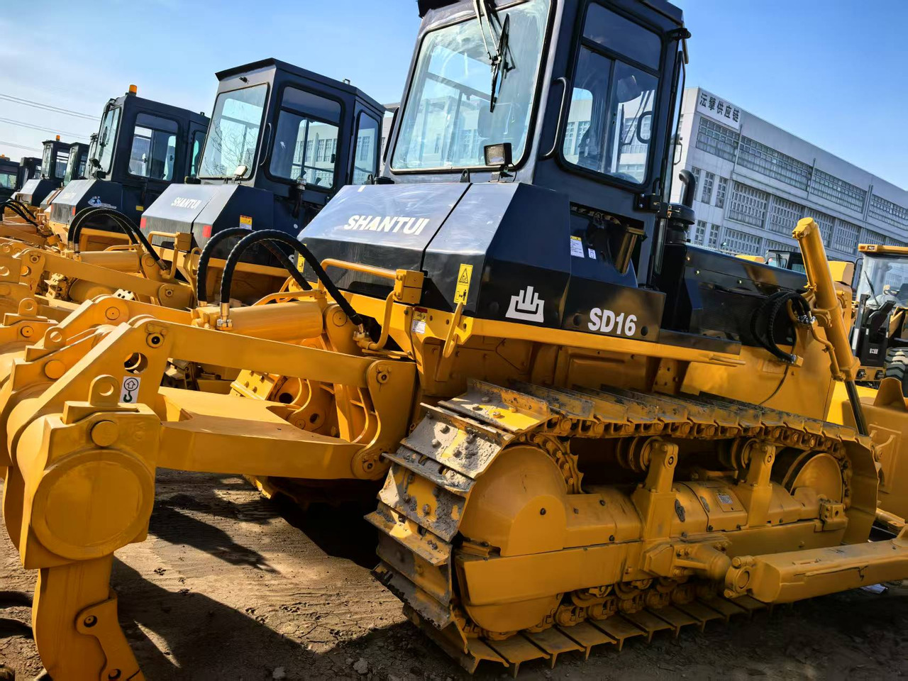 SHANTUI SD16 - Buldožer: slika SHANTUI SD16 - Buldožer SHANTUI SD16 - Buldožer: slika SHANTUI SD16 - Buldožer