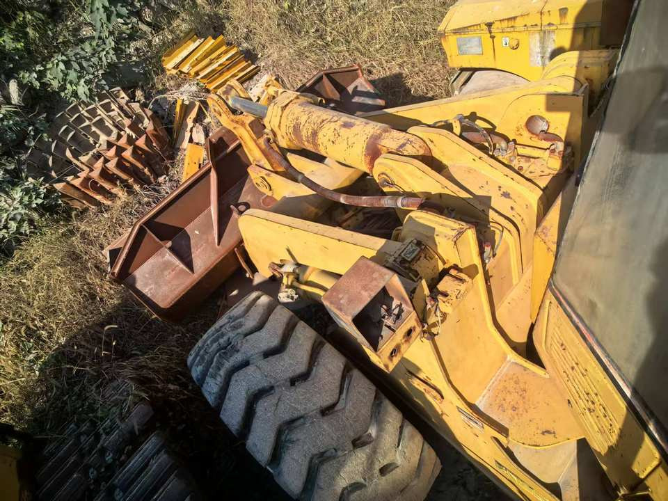 Used Front Wheel Loader CAT 966F With Good Price From Wheel Loaders Caterpillar Machinery Cat 966F Loaders - Utovarivač na kotačima: slika Used Front Wheel Loader CAT 966F With Good Price From Wheel Loaders Caterpillar Machinery Cat 966F Loaders - Utovarivač na kotačima Used Front Wheel Loader CAT 966F With Good Price From Wheel Loaders Caterpillar Machinery Cat 966F Loaders - Utovarivač na kotačima: slika Used Front Wheel Loader CAT 966F With Good Price From Wheel Loaders Caterpillar Machinery Cat 966F Loaders - Utovarivač na kotačima