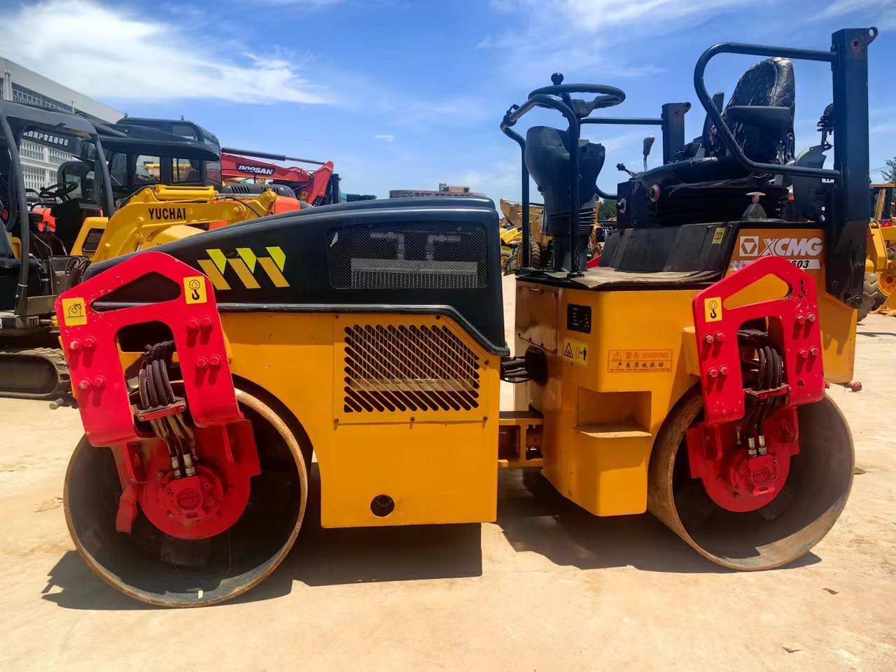 XCMG XMR603 - Valjak: slika XCMG XMR603 - Valjak XCMG XMR603 - Valjak: slika XCMG XMR603 - Valjak