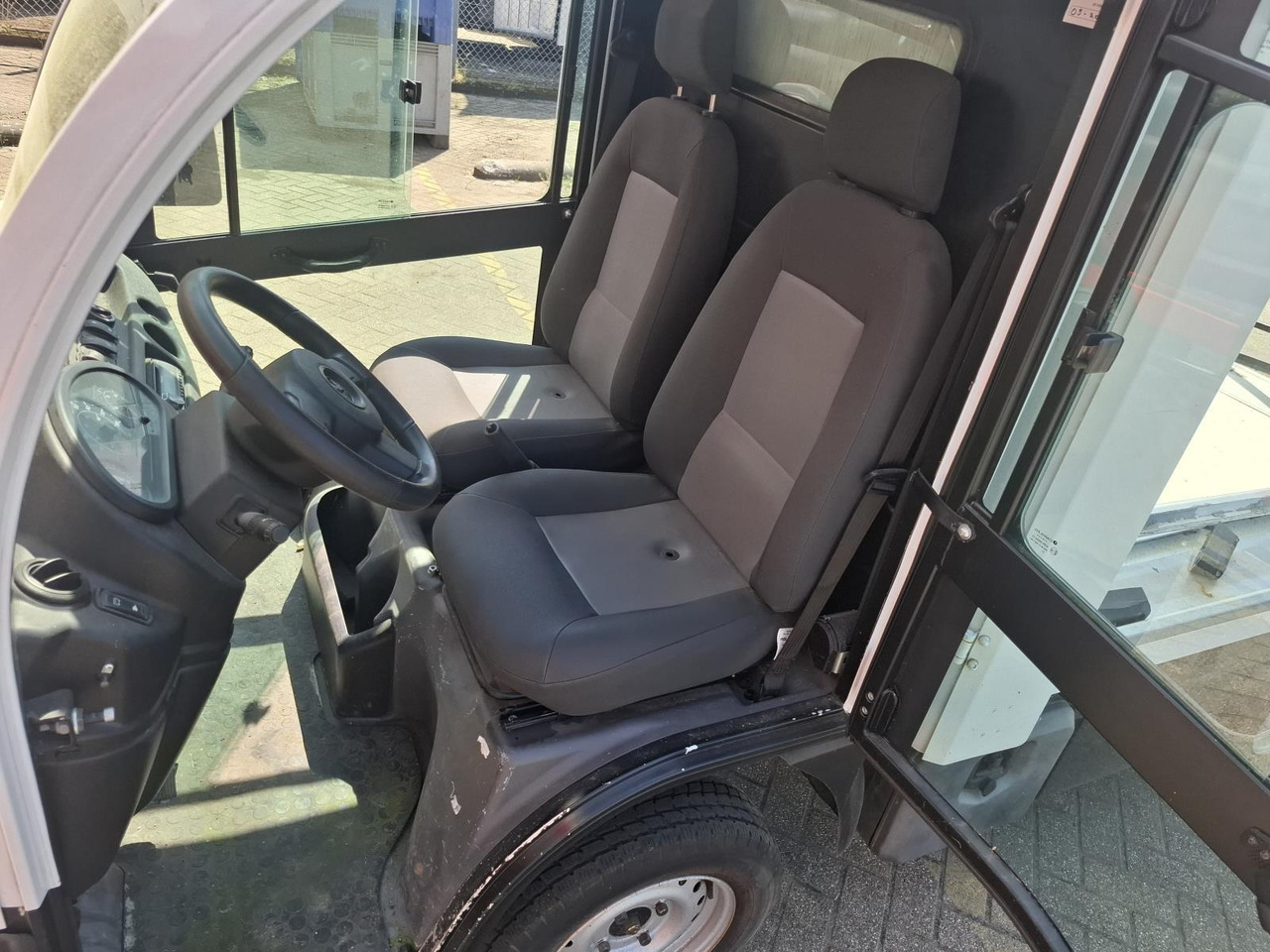 Aixam Mega E-Worker Elektrische Bakwagen RK-437-P - Vozilo za golf terene: slika Aixam Mega E-Worker Elektrische Bakwagen RK-437-P - Vozilo za golf terene Aixam Mega E-Worker Elektrische Bakwagen RK-437-P - Vozilo za golf terene: slika Aixam Mega E-Worker Elektrische Bakwagen RK-437-P - Vozilo za golf terene