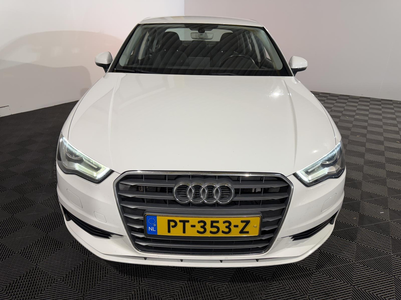 Audi | A3 Limousine | 1.4 TFSI Attraction Pro Line Plus Automaat | 2016 | 256.538 km | PT353Z | Geen oordeel - Limuzina: slika Audi | A3 Limousine | 1.4 TFSI Attraction Pro Line Plus Automaat | 2016 | 256.538 km | PT353Z | Geen oordeel - Limuzina Audi | A3 Limousine | 1.4 TFSI Attraction Pro Line Plus Automaat | 2016 | 256.538 km | PT353Z | Geen oordeel - Limuzina: slika Audi | A3 Limousine | 1.4 TFSI Attraction Pro Line Plus Automaat | 2016 | 256.538 km | PT353Z | Geen oordeel - Limuzina