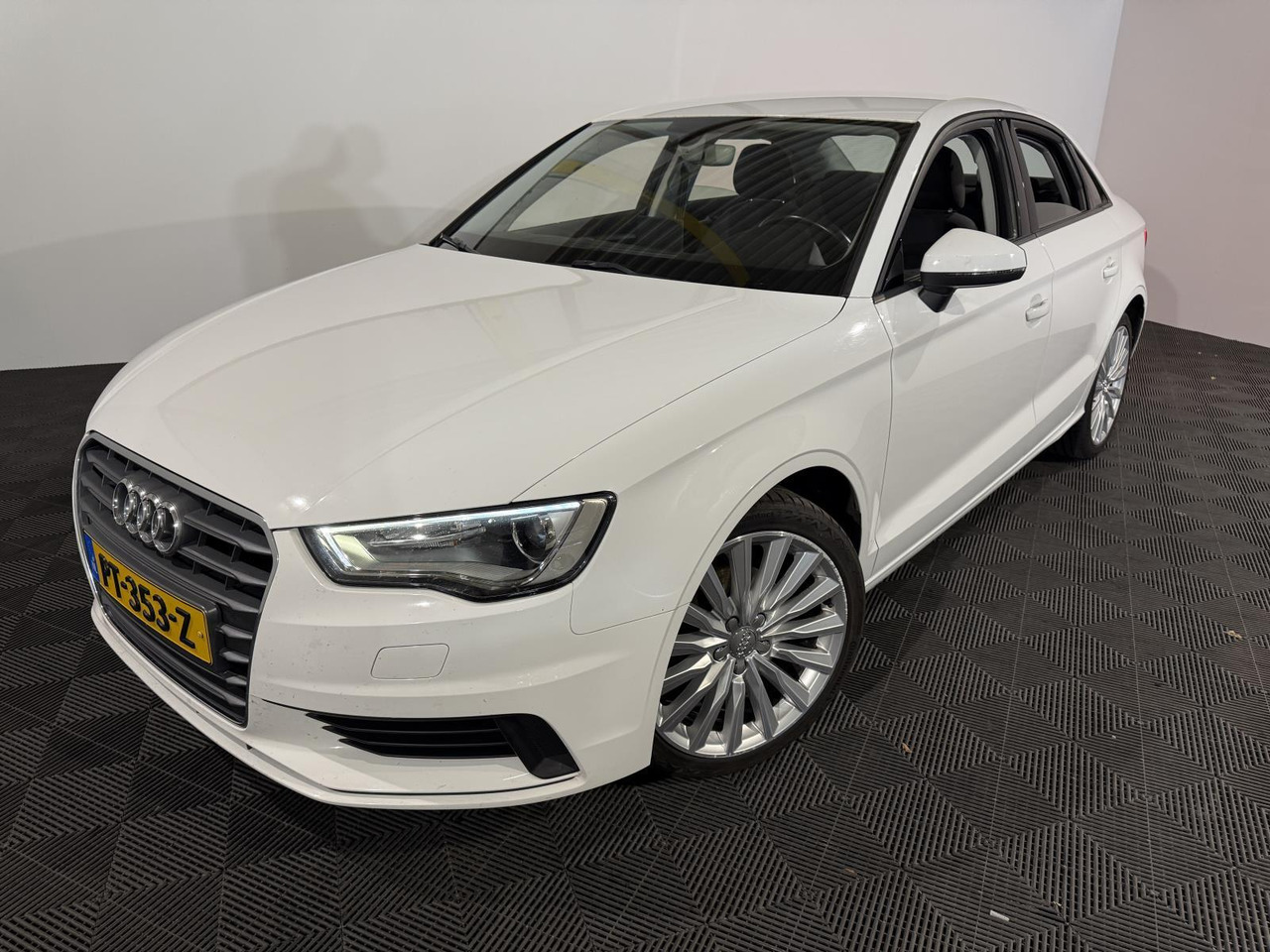 Audi | A3 Limousine | 1.4 TFSI Attraction Pro Line Plus Automaat | 2016 | 256.538 km | PT353Z | Geen oordeel - Limuzina: slika Audi | A3 Limousine | 1.4 TFSI Attraction Pro Line Plus Automaat | 2016 | 256.538 km | PT353Z | Geen oordeel - Limuzina Audi | A3 Limousine | 1.4 TFSI Attraction Pro Line Plus Automaat | 2016 | 256.538 km | PT353Z | Geen oordeel - Limuzina: slika Audi | A3 Limousine | 1.4 TFSI Attraction Pro Line Plus Automaat | 2016 | 256.538 km | PT353Z | Geen oordeel - Limuzina