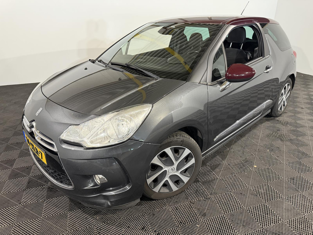 Citroen DS3 1.6 e-HDi So Chic | 2012 | 277.448 km | 14-XLR-7 - Hatchback: slika Citroen DS3 1.6 e-HDi So Chic | 2012 | 277.448 km | 14-XLR-7 - Hatchback Citroen DS3 1.6 e-HDi So Chic | 2012 | 277.448 km | 14-XLR-7 - Hatchback: slika Citroen DS3 1.6 e-HDi So Chic | 2012 | 277.448 km | 14-XLR-7 - Hatchback