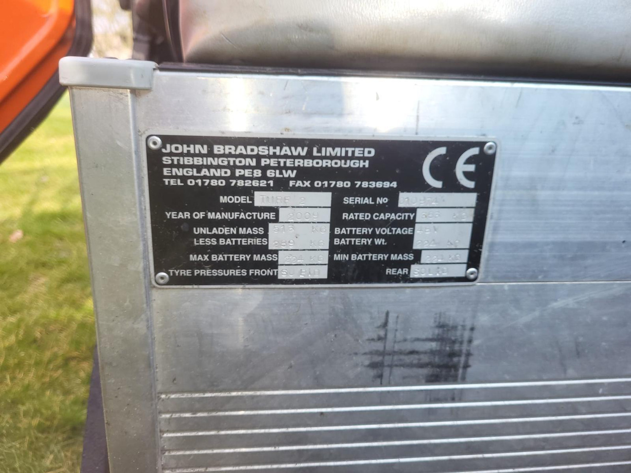 Club Car Carryall Turf 2 – Bouwjaar 2009 – Elektrisch – Met dichte cabine en elektrische kiepbak – Marge-kavel - Vozilo za golf terene: slika Club Car Carryall Turf 2 – Bouwjaar 2009 – Elektrisch – Met dichte cabine en elektrische kiepbak – Marge-kavel - Vozilo za golf terene Club Car Carryall Turf 2 – Bouwjaar 2009 – Elektrisch – Met dichte cabine en elektrische kiepbak – Marge-kavel - Vozilo za golf terene: slika Club Car Carryall Turf 2 – Bouwjaar 2009 – Elektrisch – Met dichte cabine en elektrische kiepbak – Marge-kavel - Vozilo za golf terene