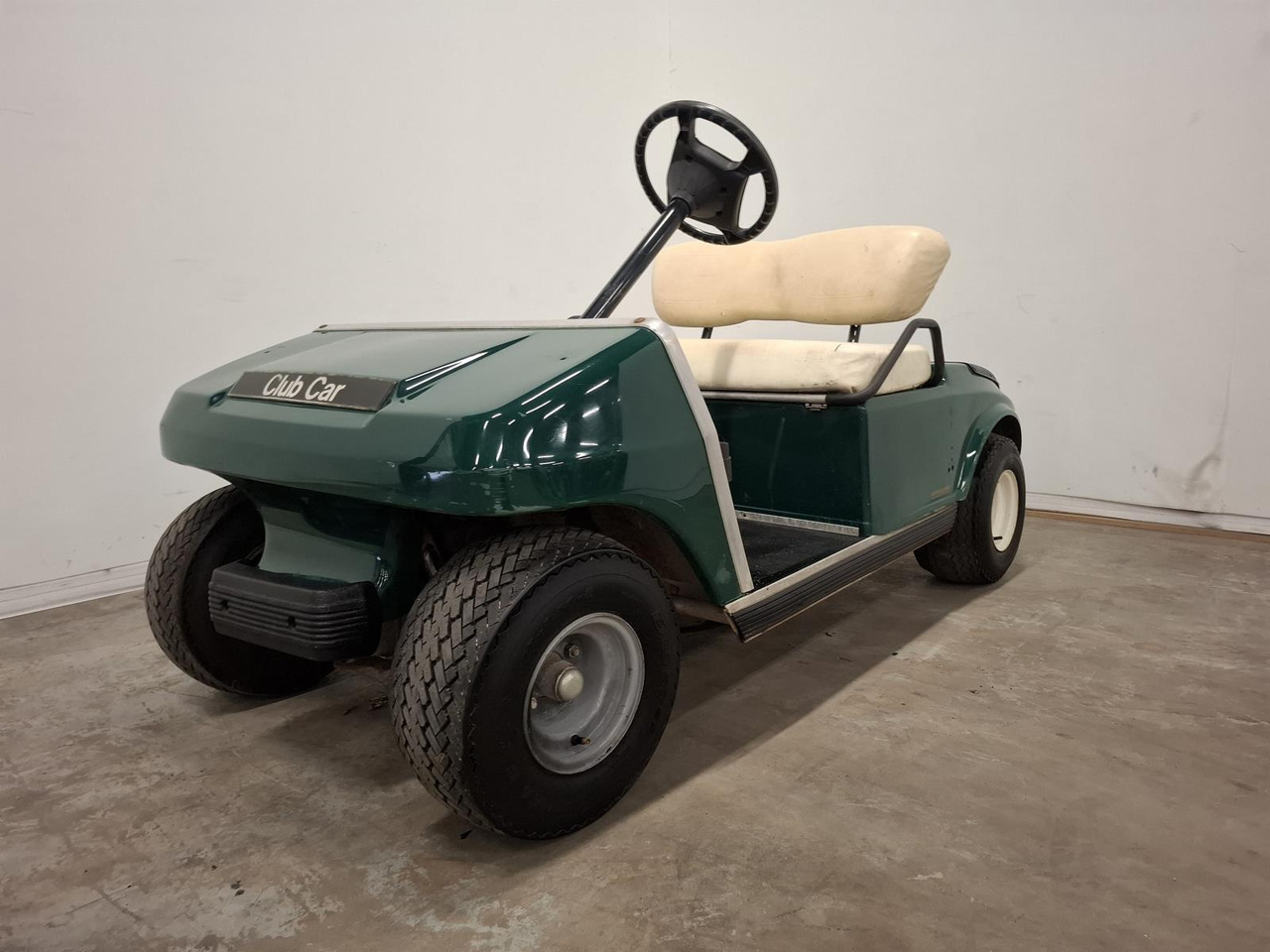 Vozilo za golf terene ClubCar DS 2 seater (1) A9747-622827: slika Vozilo za golf terene ClubCar DS 2 seater (1) A9747-622827