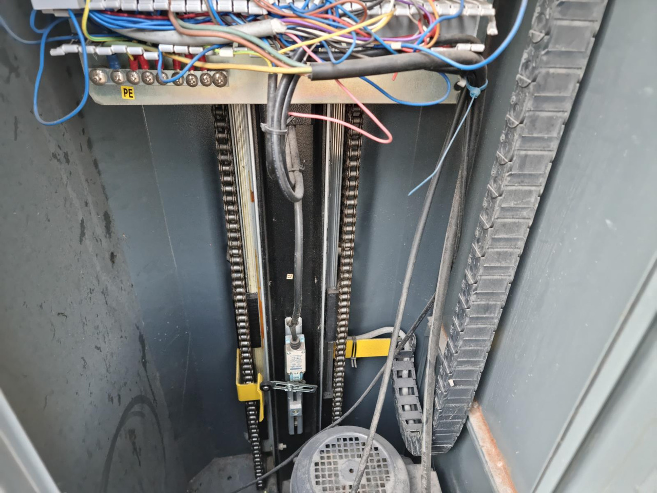 EVC MH R9-2000AE Wikkelmachine - Oprema za radionice: slika EVC MH R9-2000AE Wikkelmachine - Oprema za radionice EVC MH R9-2000AE Wikkelmachine - Oprema za radionice: slika EVC MH R9-2000AE Wikkelmachine - Oprema za radionice