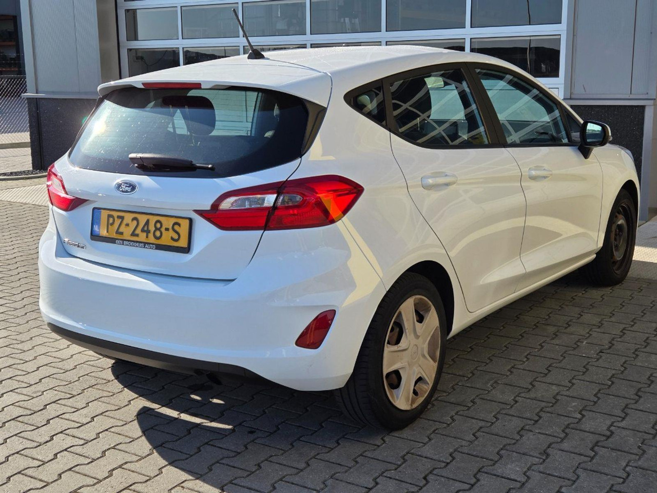 Ford Fiesta 1.1 Trend | 2017 | 145.164 km | PZ248S | NAP: Logisch - Hatchback: slika  Ford Fiesta 1.1 Trend | 2017 | 145.164 km | PZ248S | NAP: Logisch - Hatchback Ford Fiesta 1.1 Trend | 2017 | 145.164 km | PZ248S | NAP: Logisch - Hatchback: slika  Ford Fiesta 1.1 Trend | 2017 | 145.164 km | PZ248S | NAP: Logisch - Hatchback