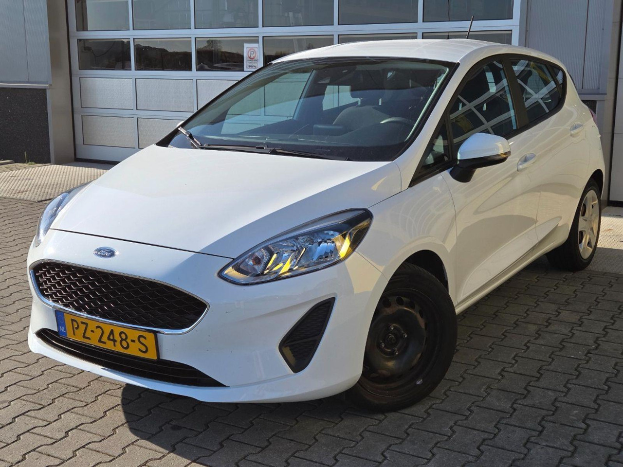 Ford Fiesta 1.1 Trend | 2017 | 145.164 km | PZ248S | NAP: Logisch - Hatchback: slika  Ford Fiesta 1.1 Trend | 2017 | 145.164 km | PZ248S | NAP: Logisch - Hatchback Ford Fiesta 1.1 Trend | 2017 | 145.164 km | PZ248S | NAP: Logisch - Hatchback: slika  Ford Fiesta 1.1 Trend | 2017 | 145.164 km | PZ248S | NAP: Logisch - Hatchback