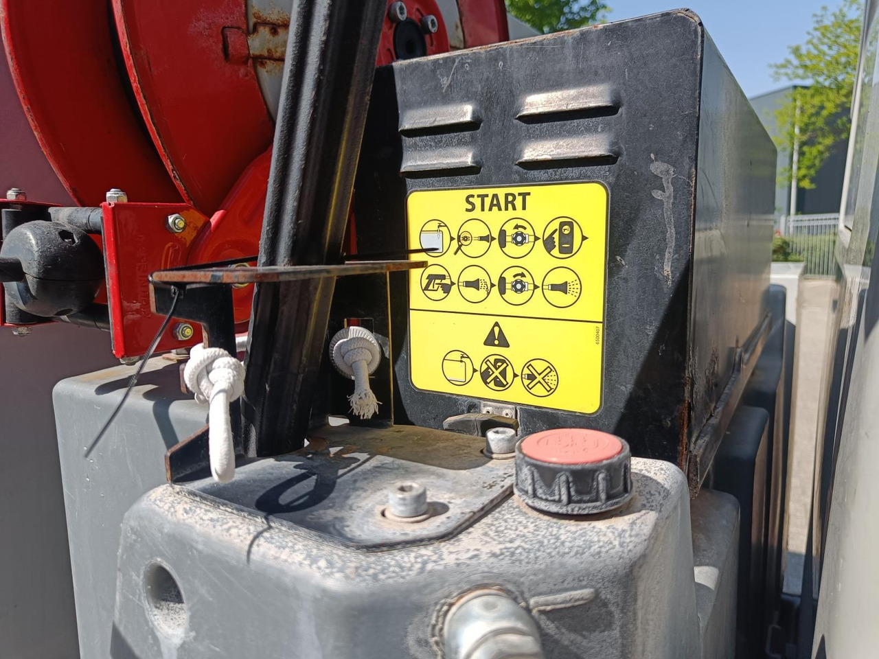 Goupil G5 Kipper met Wasinstallatie - Električno komunalno vozilo: slika Goupil G5 Kipper met Wasinstallatie - Električno komunalno vozilo Goupil G5 Kipper met Wasinstallatie - Električno komunalno vozilo: slika Goupil G5 Kipper met Wasinstallatie - Električno komunalno vozilo