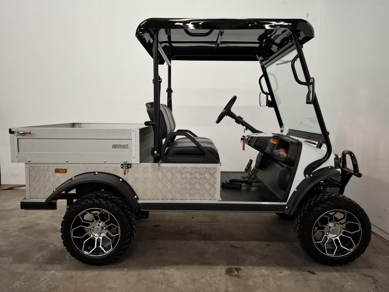 HDK Bensel BSN700R met Kiep Laadbak 2025 - Vozilo za golf terene: slika HDK Bensel BSN700R met Kiep Laadbak 2025 - Vozilo za golf terene HDK Bensel BSN700R met Kiep Laadbak 2025 - Vozilo za golf terene: slika HDK Bensel BSN700R met Kiep Laadbak 2025 - Vozilo za golf terene