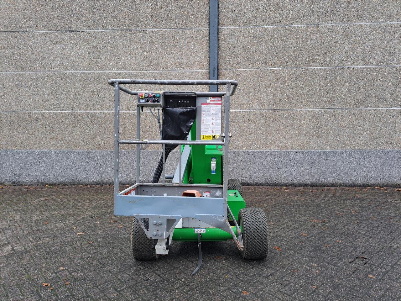 Niftylift HR12 Telescoophoogwerker DE Bi-Energy/Hybride 2WD 12m 2017 - Podizna platforma: slika Niftylift HR12 Telescoophoogwerker DE Bi-Energy/Hybride 2WD 12m 2017 - Podizna platforma Niftylift HR12 Telescoophoogwerker DE Bi-Energy/Hybride 2WD 12m 2017 - Podizna platforma: slika Niftylift HR12 Telescoophoogwerker DE Bi-Energy/Hybride 2WD 12m 2017 - Podizna platforma