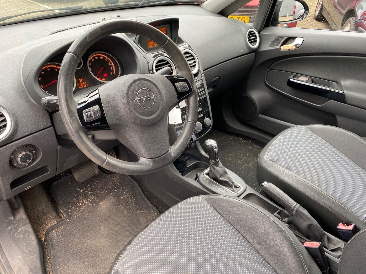 Opel Corsa 1.4 - 16V Cosmo | 2007 | 182.361 km | Automaat | 37TSJX | NAP: Logisch - Hatchback: slika  Opel Corsa 1.4 - 16V Cosmo | 2007 | 182.361 km | Automaat | 37TSJX | NAP: Logisch - Hatchback Opel Corsa 1.4 - 16V Cosmo | 2007 | 182.361 km | Automaat | 37TSJX | NAP: Logisch - Hatchback: slika  Opel Corsa 1.4 - 16V Cosmo | 2007 | 182.361 km | Automaat | 37TSJX | NAP: Logisch - Hatchback