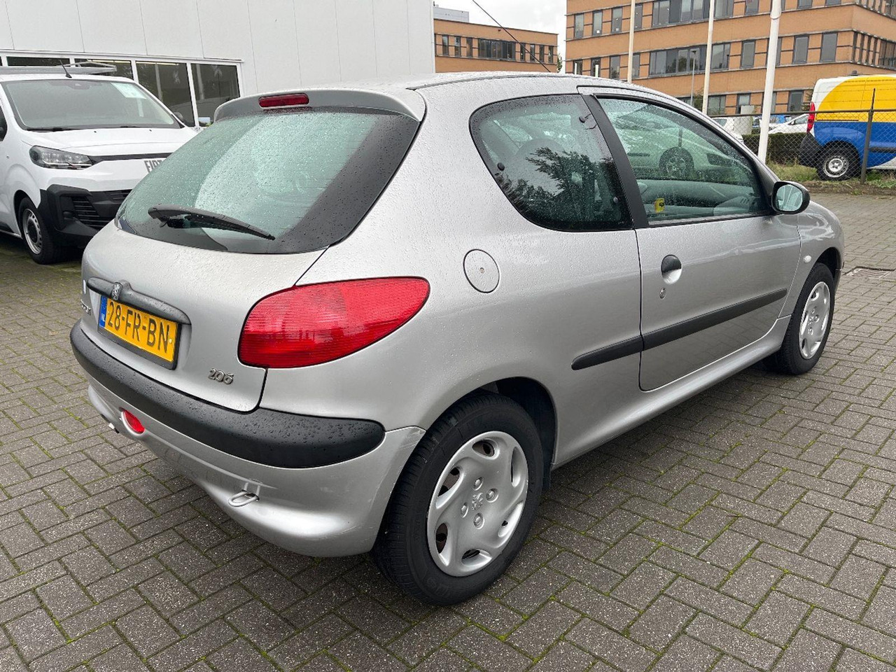 Peugeot 206 1.1 XR | 2000 | 69.922 km | 28FRBN | NAP: Logisch - Hatchback: slika Peugeot 206 1.1 XR | 2000 | 69.922 km | 28FRBN | NAP: Logisch - Hatchback Peugeot 206 1.1 XR | 2000 | 69.922 km | 28FRBN | NAP: Logisch - Hatchback: slika Peugeot 206 1.1 XR | 2000 | 69.922 km | 28FRBN | NAP: Logisch - Hatchback