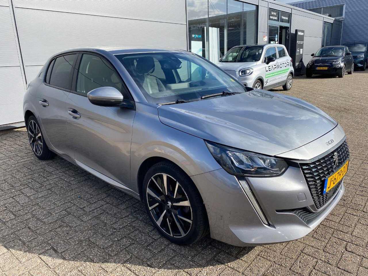 Peugeot 208 1.2 PureTech Allure | 2020 | 95.990 km | J679DD | NAP: Logisch - Hatchback: slika  Peugeot 208 1.2 PureTech Allure | 2020 | 95.990 km | J679DD | NAP: Logisch - Hatchback Peugeot 208 1.2 PureTech Allure | 2020 | 95.990 km | J679DD | NAP: Logisch - Hatchback: slika  Peugeot 208 1.2 PureTech Allure | 2020 | 95.990 km | J679DD | NAP: Logisch - Hatchback