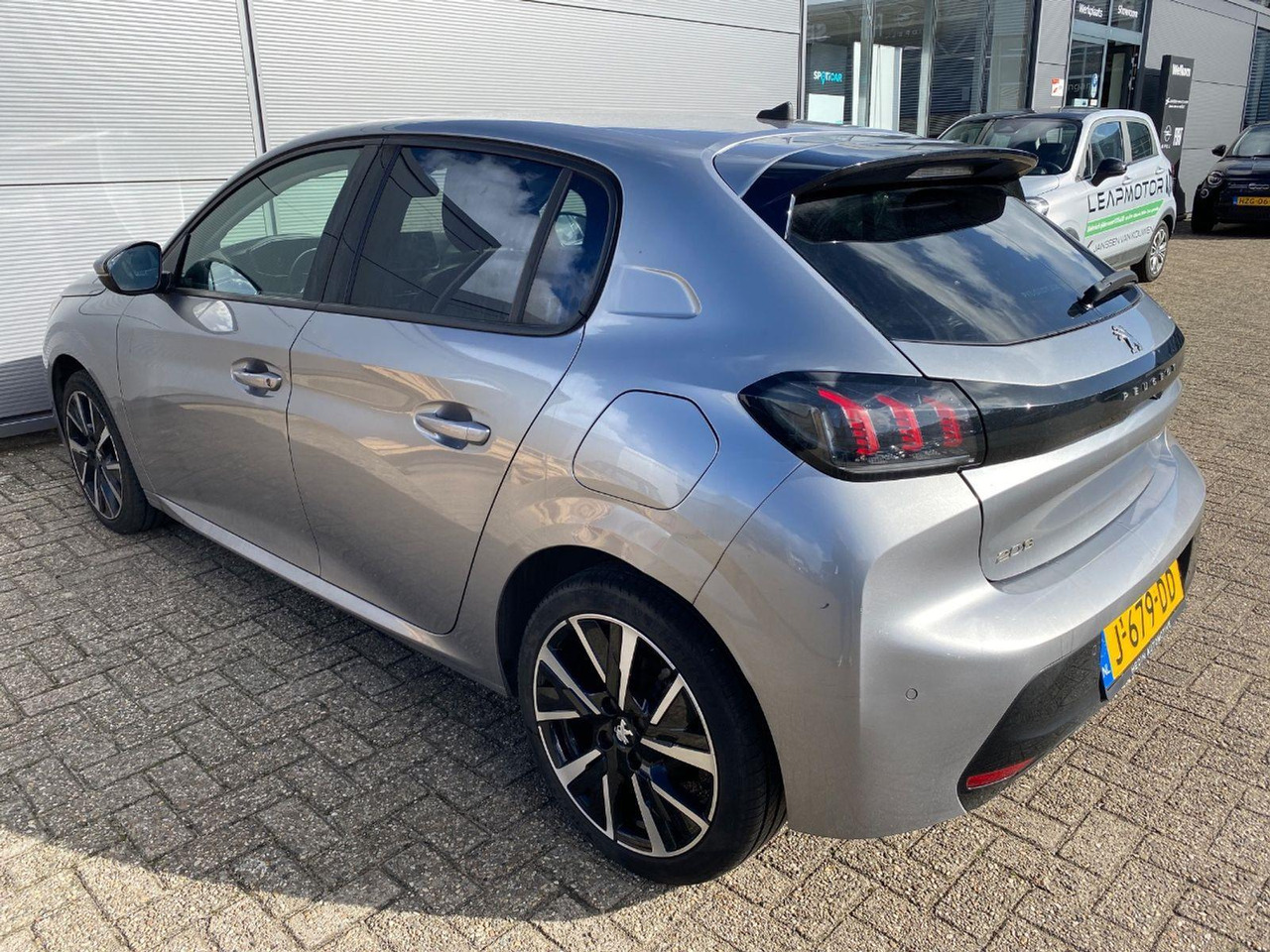 Peugeot 208 1.2 PureTech Allure | 2020 | 95.990 km | J679DD | NAP: Logisch - Hatchback: slika  Peugeot 208 1.2 PureTech Allure | 2020 | 95.990 km | J679DD | NAP: Logisch - Hatchback Peugeot 208 1.2 PureTech Allure | 2020 | 95.990 km | J679DD | NAP: Logisch - Hatchback: slika  Peugeot 208 1.2 PureTech Allure | 2020 | 95.990 km | J679DD | NAP: Logisch - Hatchback