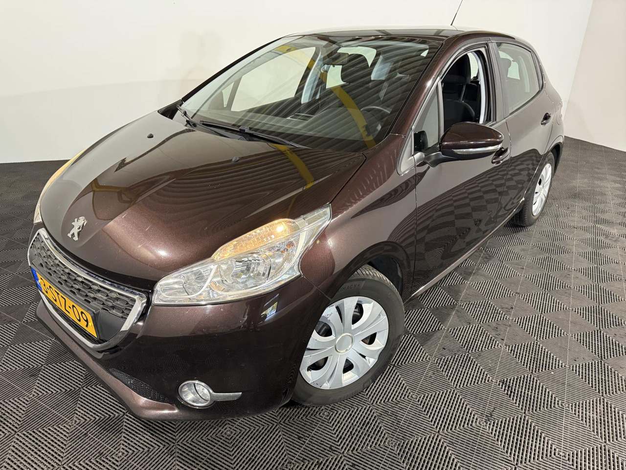 Peugeot | 208 | 1.2 VTi Urban Soul | 2014 | 200.317 km | 3STZ09 | Logisch - Hatchback: slika  Peugeot | 208 | 1.2 VTi Urban Soul | 2014 | 200.317 km | 3STZ09 | Logisch - Hatchback Peugeot | 208 | 1.2 VTi Urban Soul | 2014 | 200.317 km | 3STZ09 | Logisch - Hatchback: slika  Peugeot | 208 | 1.2 VTi Urban Soul | 2014 | 200.317 km | 3STZ09 | Logisch - Hatchback