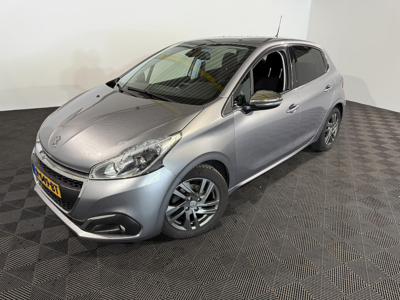 Peugeot | 208 | 1.5 BlueHDi Blue Lease Allure | 2019 | 183.354 km | R049BT | Geen oordeel - Hatchback: slika Peugeot | 208 | 1.5 BlueHDi Blue Lease Allure | 2019 | 183.354 km | R049BT | Geen oordeel - Hatchback Peugeot | 208 | 1.5 BlueHDi Blue Lease Allure | 2019 | 183.354 km | R049BT | Geen oordeel - Hatchback: slika Peugeot | 208 | 1.5 BlueHDi Blue Lease Allure | 2019 | 183.354 km | R049BT | Geen oordeel - Hatchback