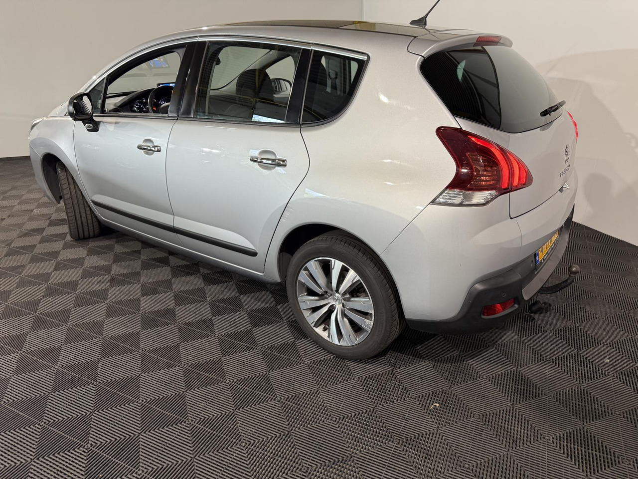 Peugeot 3008 1.6 THP Active | 2014 | 199.032 km | 4-TTB-70 - SUV: slika Peugeot 3008 1.6 THP Active | 2014 | 199.032 km | 4-TTB-70 - SUV Peugeot 3008 1.6 THP Active | 2014 | 199.032 km | 4-TTB-70 - SUV: slika Peugeot 3008 1.6 THP Active | 2014 | 199.032 km | 4-TTB-70 - SUV