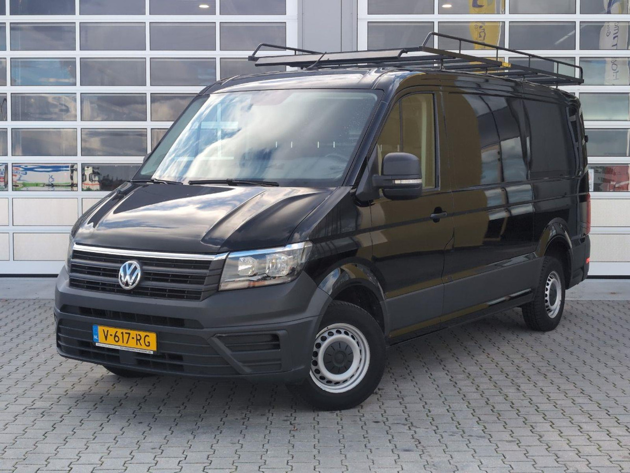 Volkswagen Crafter 30 2.0 TDI L3H2 Trendline | 2018 | 101.985 km | V617RG | NAP: Logisch - Furgon: slika  Volkswagen Crafter 30 2.0 TDI L3H2 Trendline | 2018 | 101.985 km | V617RG | NAP: Logisch - Furgon Volkswagen Crafter 30 2.0 TDI L3H2 Trendline | 2018 | 101.985 km | V617RG | NAP: Logisch - Furgon: slika  Volkswagen Crafter 30 2.0 TDI L3H2 Trendline | 2018 | 101.985 km | V617RG | NAP: Logisch - Furgon