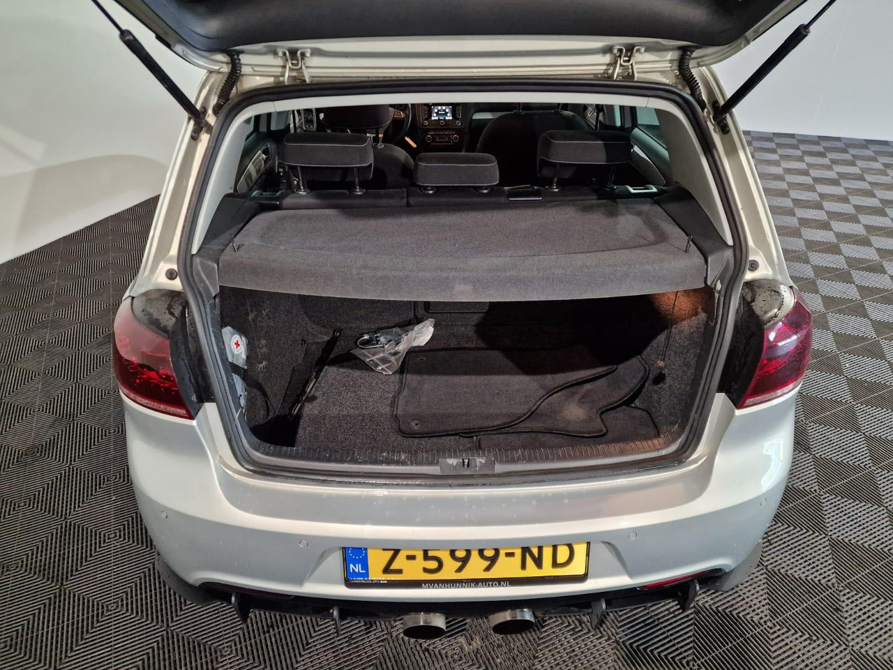 Volkswagen Golf 1.4TSI Highline R-Uitgevoerd Z-599-ND 160.958 km - Automobil: slika Volkswagen Golf 1.4TSI Highline R-Uitgevoerd Z-599-ND 160.958 km - Automobil Volkswagen Golf 1.4TSI Highline R-Uitgevoerd Z-599-ND 160.958 km - Automobil: slika Volkswagen Golf 1.4TSI Highline R-Uitgevoerd Z-599-ND 160.958 km - Automobil