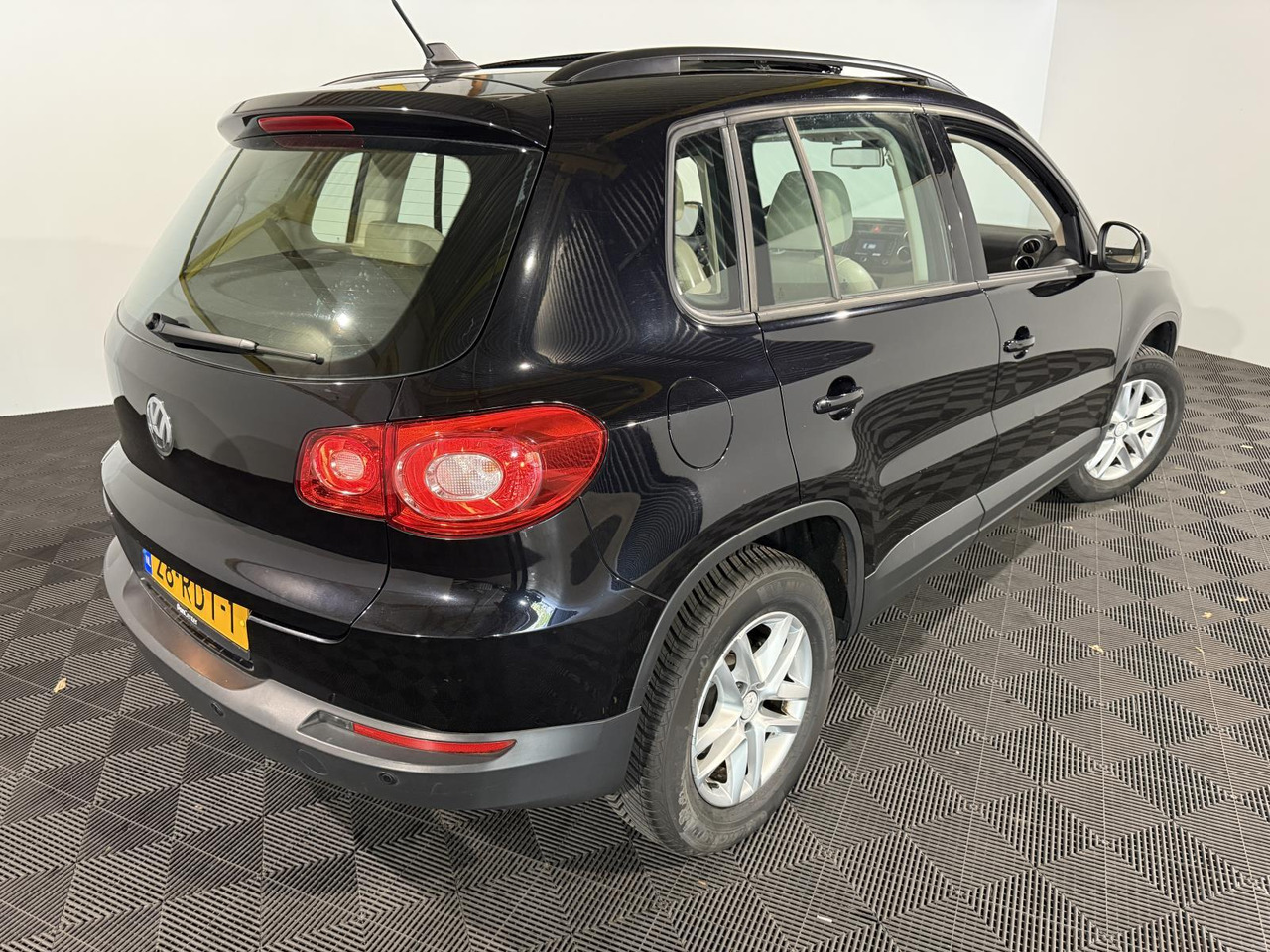 Volkswagen | Tiguan | 1.4 TSI Comfort&Design | 2011 | 236.671 km | 28RDT1 | Logisch - SUV: slika Volkswagen | Tiguan | 1.4 TSI Comfort&Design | 2011 | 236.671 km | 28RDT1 | Logisch - SUV Volkswagen | Tiguan | 1.4 TSI Comfort&Design | 2011 | 236.671 km | 28RDT1 | Logisch - SUV: slika Volkswagen | Tiguan | 1.4 TSI Comfort&Design | 2011 | 236.671 km | 28RDT1 | Logisch - SUV