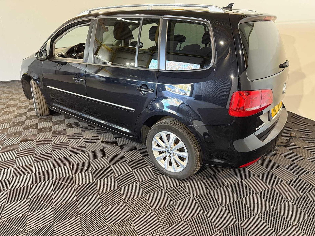 Volkswagen Touran 1.2 TSI Highline BlueMotion 16-TDR-1 249.487 km - Automobil: slika Volkswagen Touran 1.2 TSI Highline BlueMotion 16-TDR-1 249.487 km - Automobil Volkswagen Touran 1.2 TSI Highline BlueMotion 16-TDR-1 249.487 km - Automobil: slika Volkswagen Touran 1.2 TSI Highline BlueMotion 16-TDR-1 249.487 km - Automobil