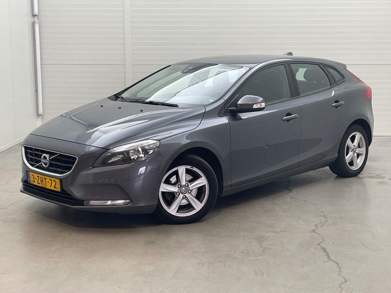 Volvo V40 1.6 D2 Momentum | 2014 | 219.070 km | 3ZRT72 | NAP: Geen oordeel - Automobil: slika Volvo V40 1.6 D2 Momentum | 2014 | 219.070 km | 3ZRT72 | NAP: Geen oordeel - Automobil Volvo V40 1.6 D2 Momentum | 2014 | 219.070 km | 3ZRT72 | NAP: Geen oordeel - Automobil: slika Volvo V40 1.6 D2 Momentum | 2014 | 219.070 km | 3ZRT72 | NAP: Geen oordeel - Automobil