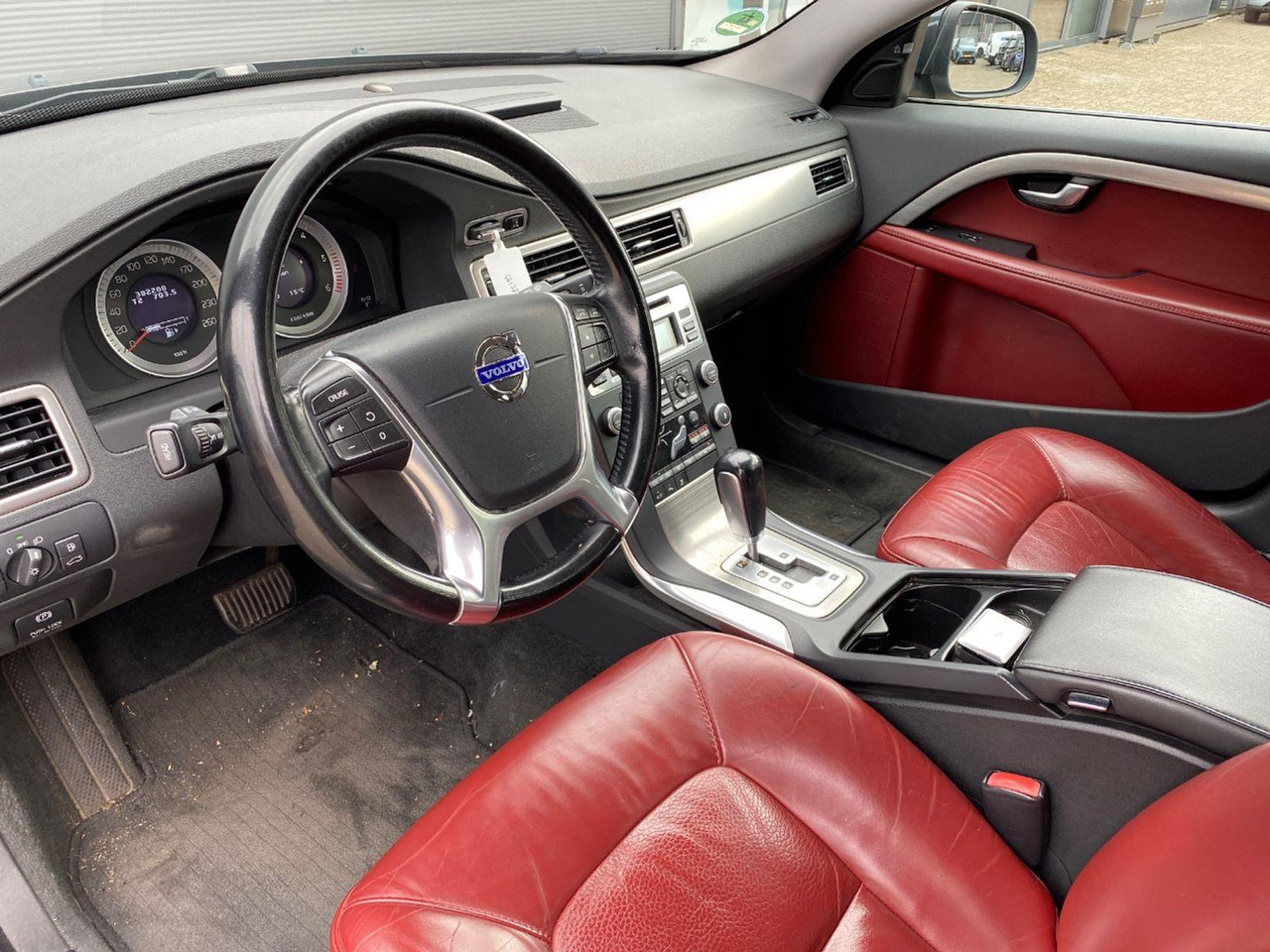 Volvo V70 2.0 D3 Summum | 2011 | 382.199 km | Automaat | GJ177J | NAP: Geen oordeel - Automobil: slika Volvo V70 2.0 D3 Summum | 2011 | 382.199 km | Automaat | GJ177J | NAP: Geen oordeel - Automobil Volvo V70 2.0 D3 Summum | 2011 | 382.199 km | Automaat | GJ177J | NAP: Geen oordeel - Automobil: slika Volvo V70 2.0 D3 Summum | 2011 | 382.199 km | Automaat | GJ177J | NAP: Geen oordeel - Automobil