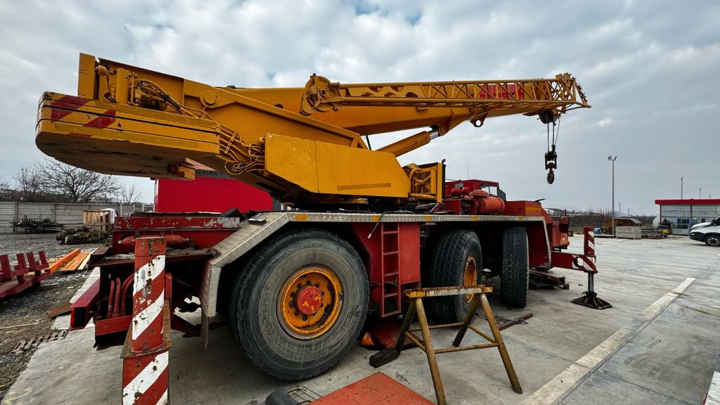Liebherr LTM 1035-3 - Autodizalica za sve terene: slika Liebherr LTM 1035-3 - Autodizalica za sve terene Liebherr LTM 1035-3 - Autodizalica za sve terene: slika Liebherr LTM 1035-3 - Autodizalica za sve terene