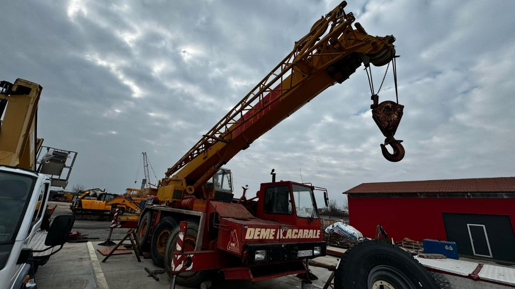 Liebherr LTM 1035-3 - Autodizalica za sve terene: slika Liebherr LTM 1035-3 - Autodizalica za sve terene Liebherr LTM 1035-3 - Autodizalica za sve terene: slika Liebherr LTM 1035-3 - Autodizalica za sve terene