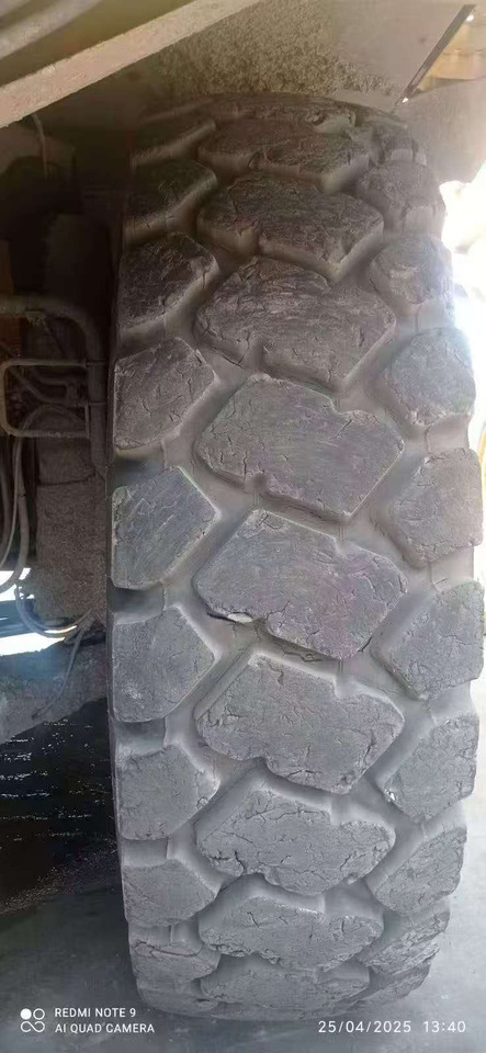 KOMATSU HD785-7 - Kruti istovarivač/ Kamion za prijevoz kamenja: slika KOMATSU HD785-7 - Kruti istovarivač/ Kamion za prijevoz kamenja KOMATSU HD785-7 - Kruti istovarivač/ Kamion za prijevoz kamenja: slika KOMATSU HD785-7 - Kruti istovarivač/ Kamion za prijevoz kamenja