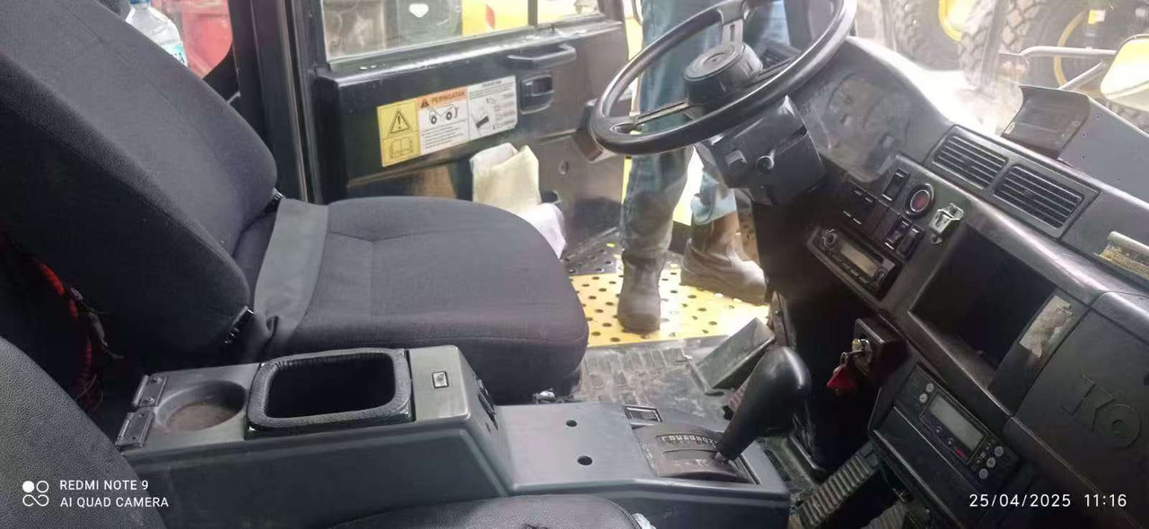 KOMATSU HD785-7 - Kruti istovarivač/ Kamion za prijevoz kamenja: slika KOMATSU HD785-7 - Kruti istovarivač/ Kamion za prijevoz kamenja KOMATSU HD785-7 - Kruti istovarivač/ Kamion za prijevoz kamenja: slika KOMATSU HD785-7 - Kruti istovarivač/ Kamion za prijevoz kamenja