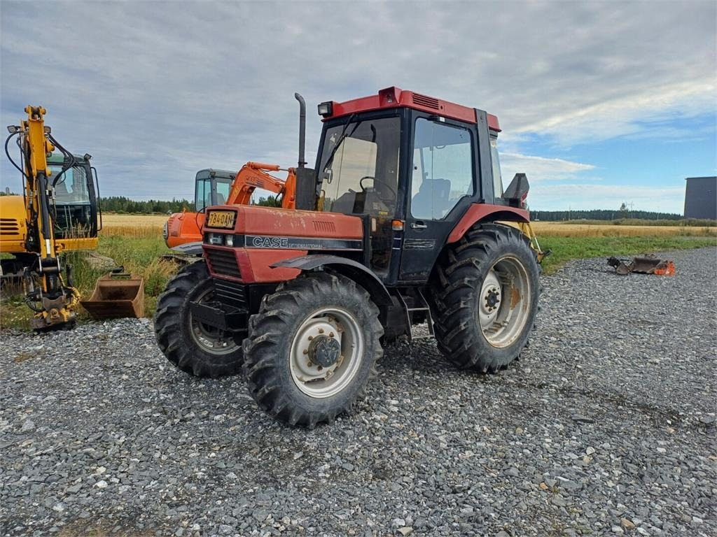 Case IH 685XL - Traktor: slika Case IH 685XL - Traktor Case IH 685XL - Traktor: slika Case IH 685XL - Traktor