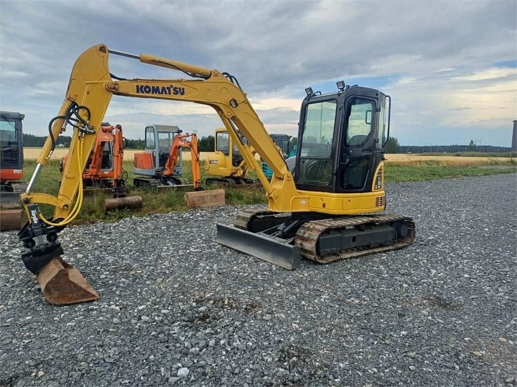 Komatsu PC50mr2 kallistuvalla liittimellä - Mini bager: slika Komatsu PC50mr2 kallistuvalla liittimellä - Mini bager Komatsu PC50mr2 kallistuvalla liittimellä - Mini bager: slika Komatsu PC50mr2 kallistuvalla liittimellä - Mini bager