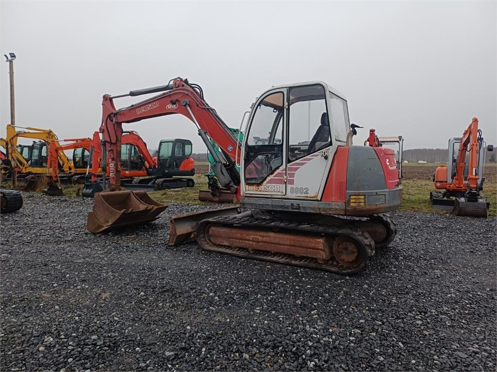 Neuson 8002 RD Kolmella kauhalla - Mini bager: slika Neuson 8002 RD Kolmella kauhalla - Mini bager Neuson 8002 RD Kolmella kauhalla - Mini bager: slika Neuson 8002 RD Kolmella kauhalla - Mini bager
